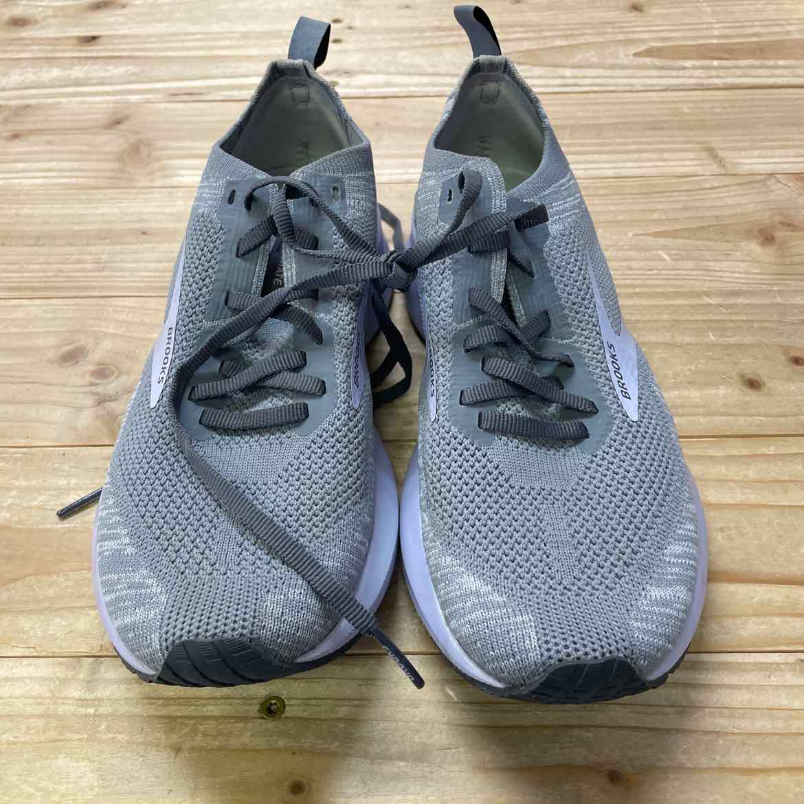 BROOKS LEVITATE GRAY SHOES 7.5