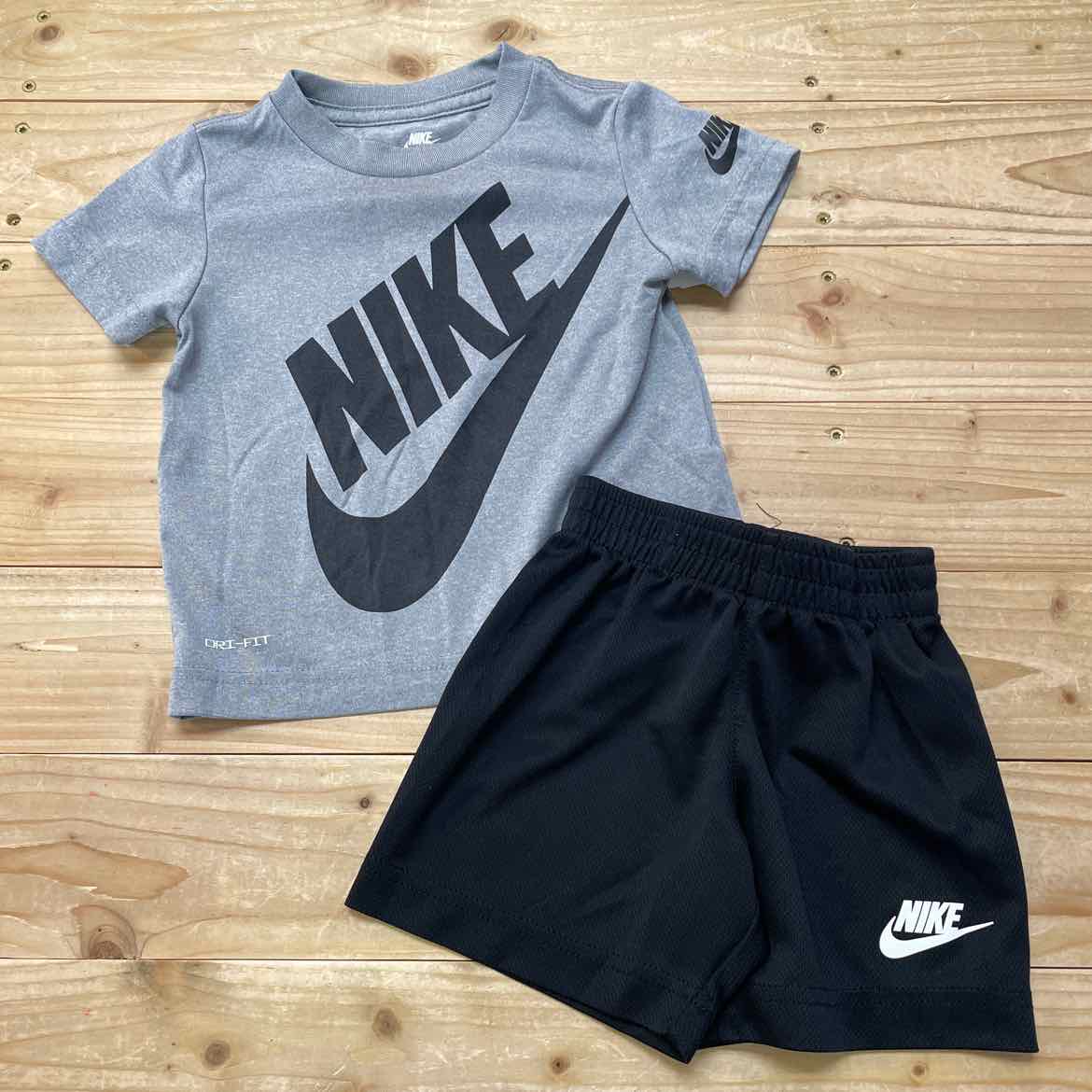 NIKE OUTFIT 2T