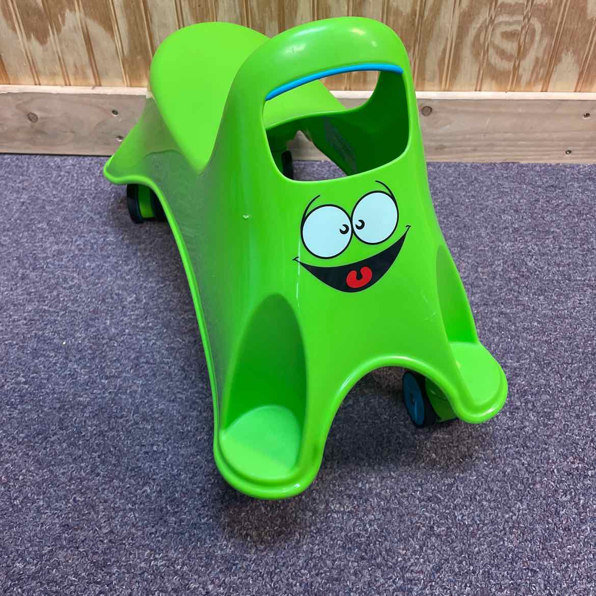 EEZY PEEZY WHIRLEE RIDE-ON