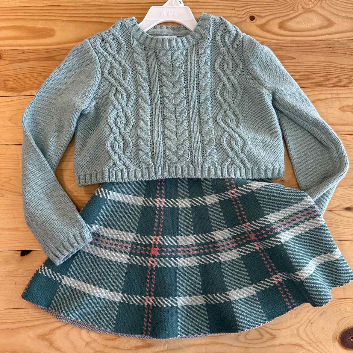 CUPCAKES CASHMERE OUTFIT 5/6