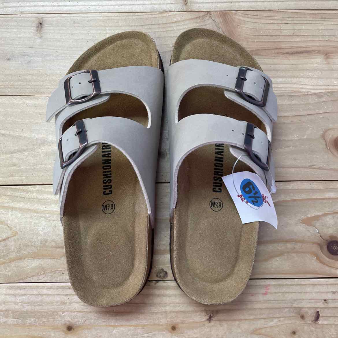 NEW! CUSHIONAIRE SANDALS 6.5