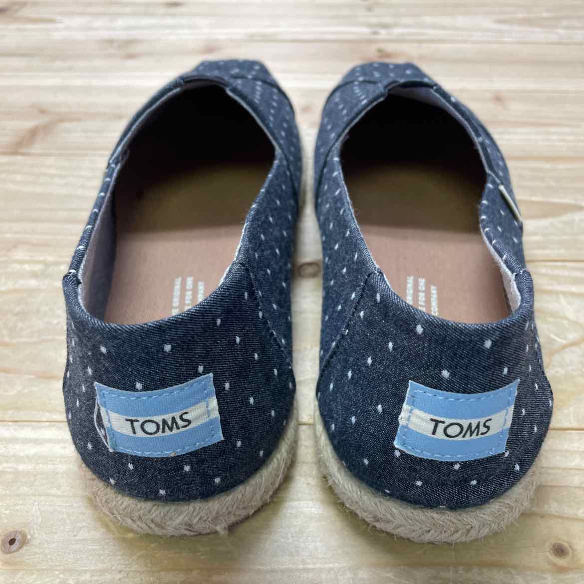 TOMS NAVY CHAMBRAY SHOES 8.5