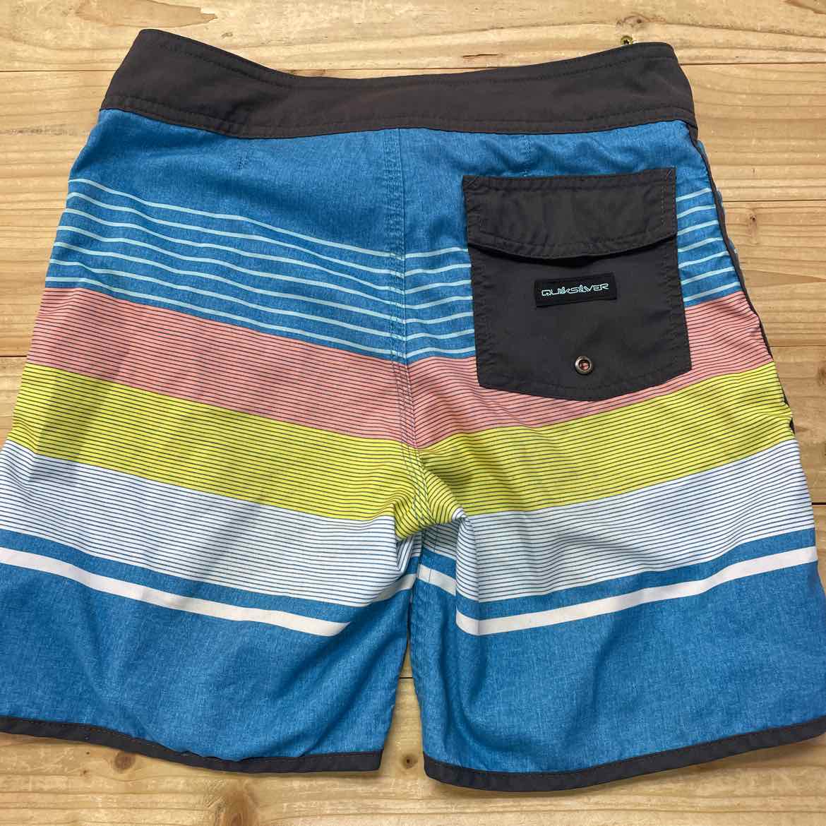 QUICKSILVER BOARD SHORTS 27