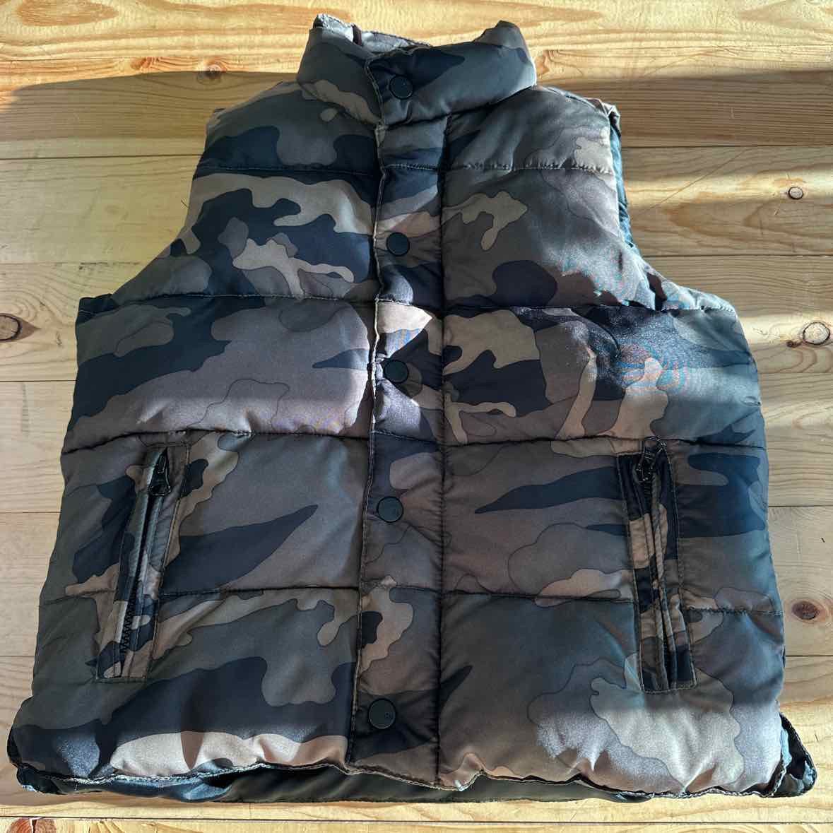 OLD NAVY CAMO VEST XS (5)