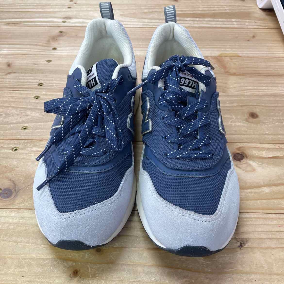 NEW BALANCE NAVY/GRAY SHOES 5 BOYS
