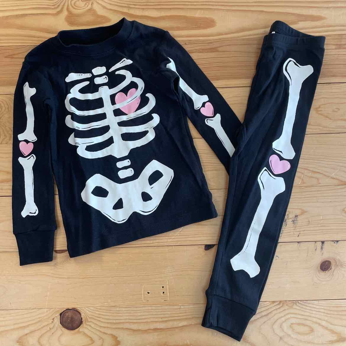CARTERS SKELETON PJS 2T