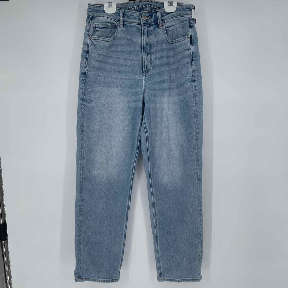 AMERICAN EAGLE MOM STRAIGHT JEANS 10