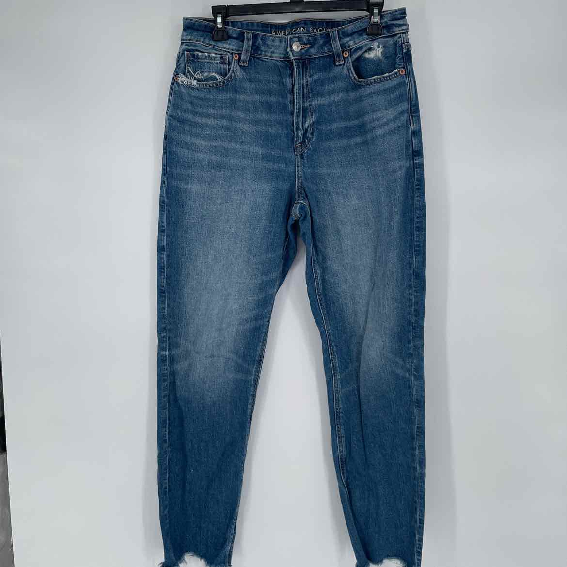AMERICAN EAGLE MOM JEANS 8