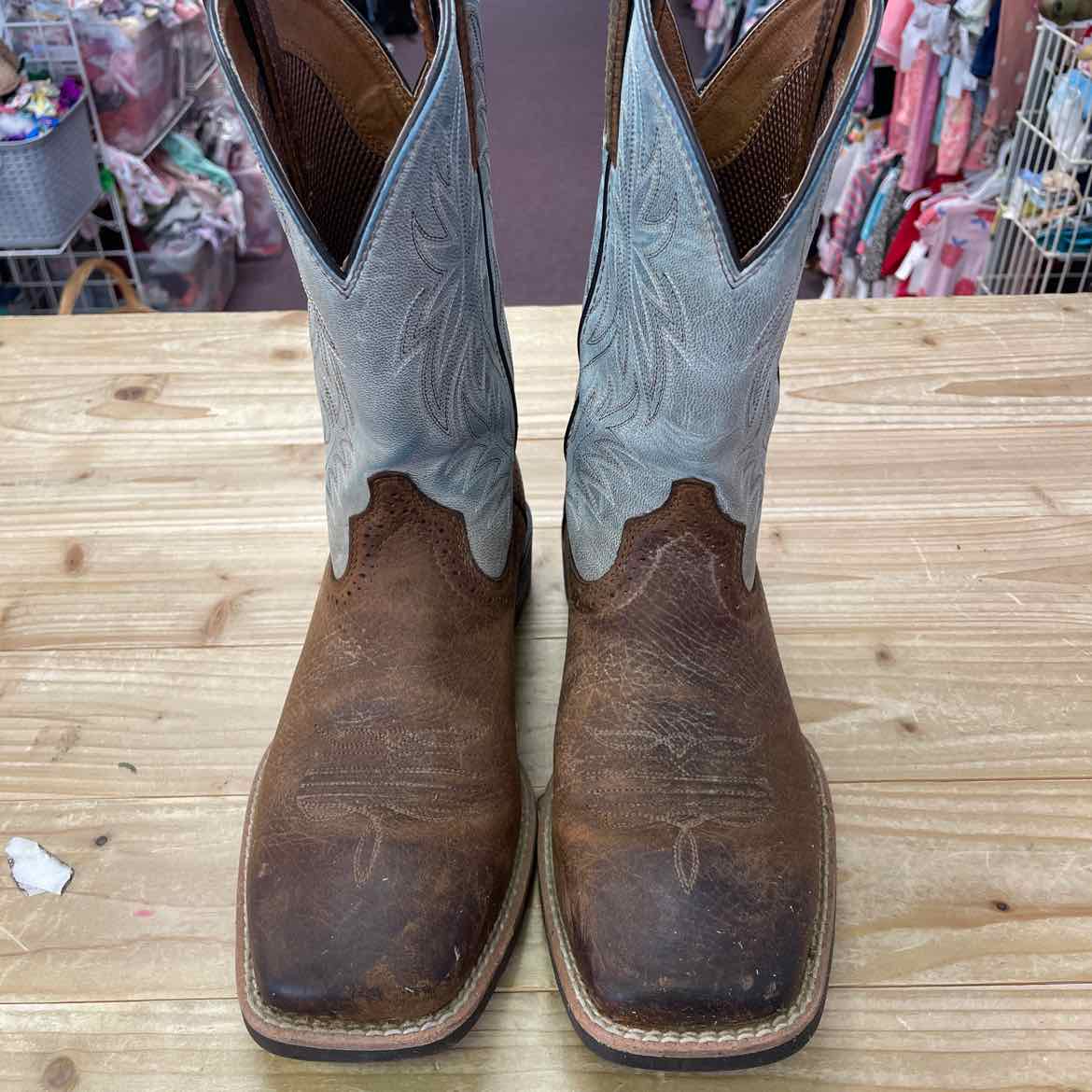 ARIAT BOOTS 8D