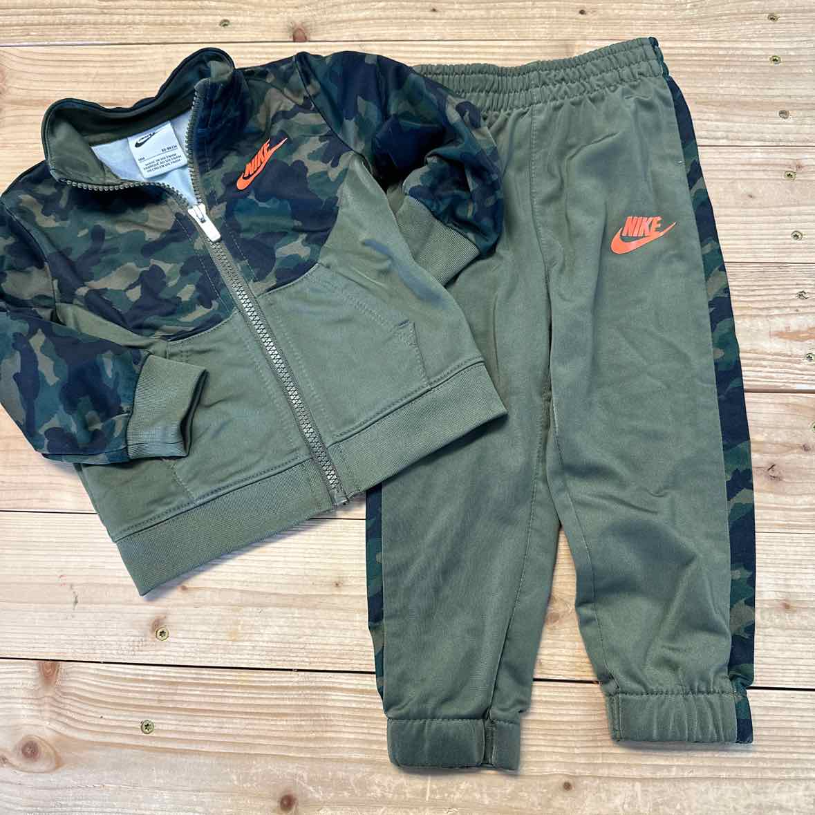 NIKE CAMO OUTFIT 18 MOS