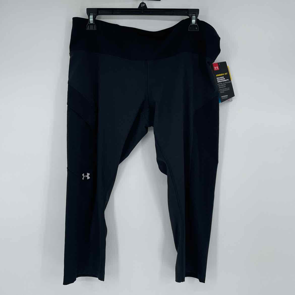 NEW! UNDER ARMOUR CROPPED LEGGINGS XL