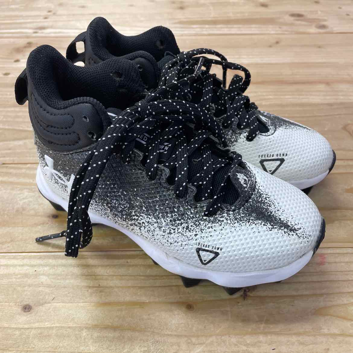 UNDER ARMOUR BASEBALL CLEATS 10