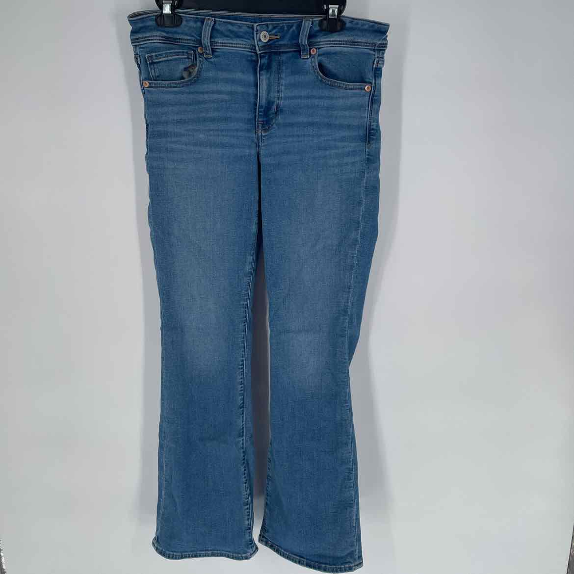 AMERICAN EAGLE KICK BOOT JEANS 6S
