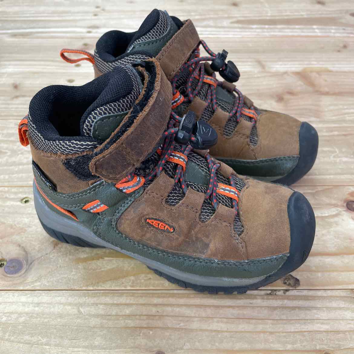 KEEN BROWN BOOTS 9