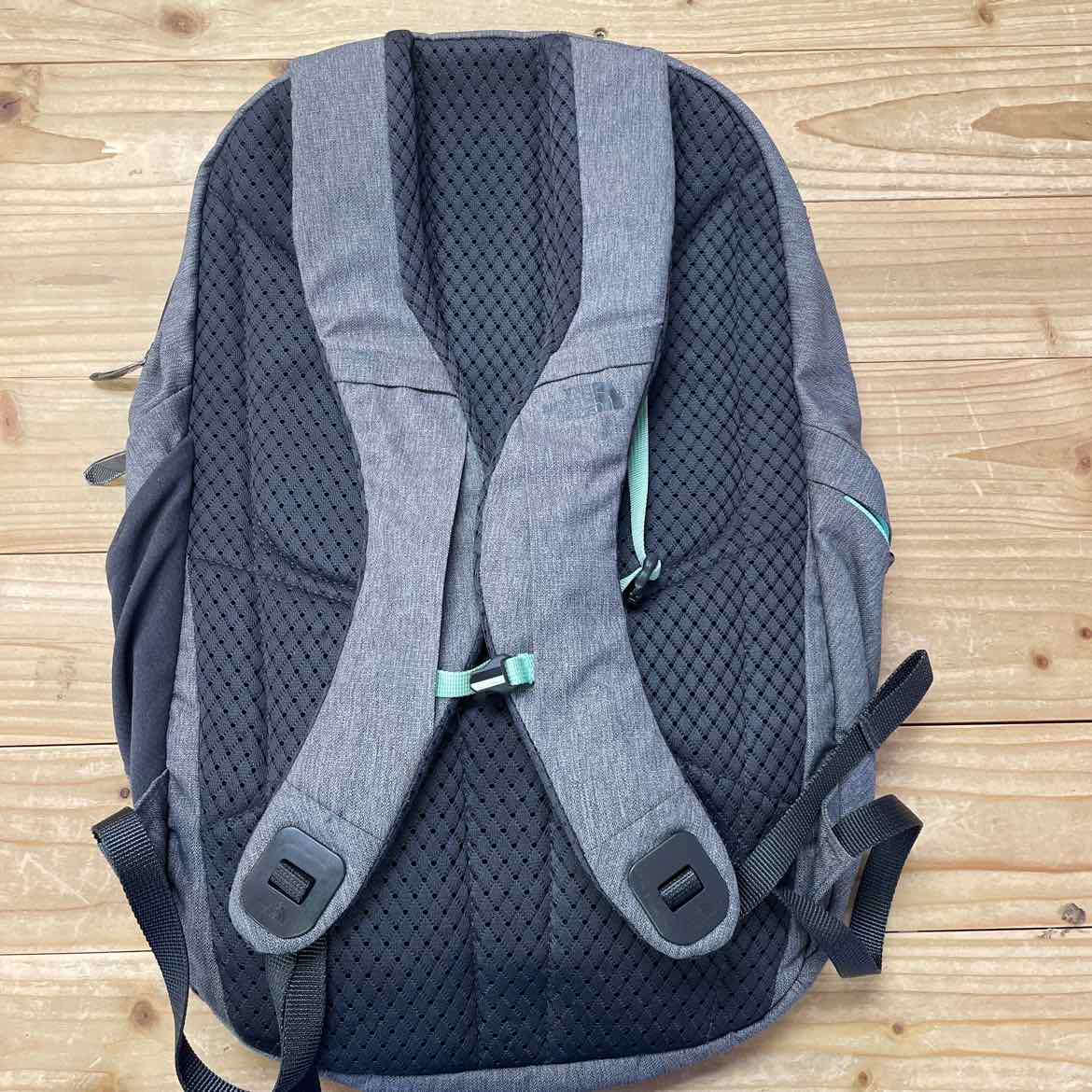 NORTH FACE GRAY BACKPACK