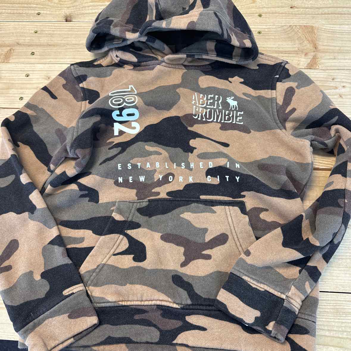 ABERCROMBIE CAMO HOODIE 9/10