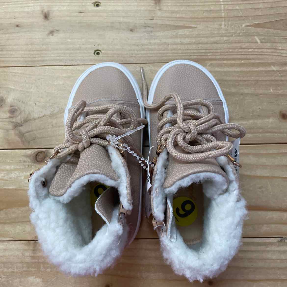 NEW! TOMMY BAHAMA SHOES 9