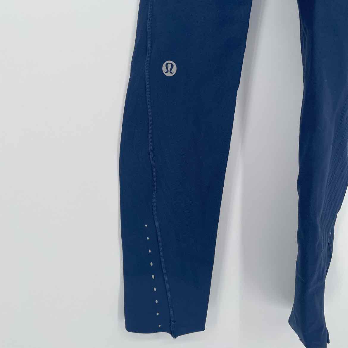 LULULEMON NAVY LEGGINGS 2