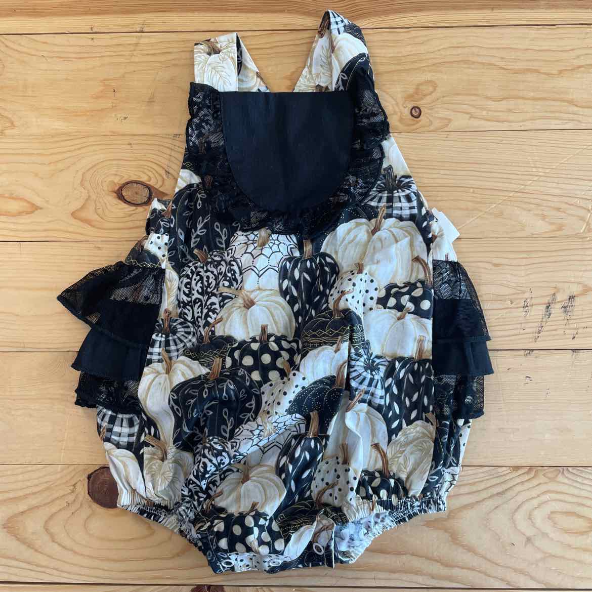 RIC RAC RUFFLES BLACK PUMPKIN BUBBLE 12 MOS