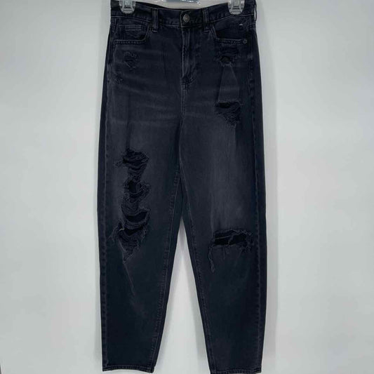 AMERICAN EAGLE MOM JEANS 4 LONG