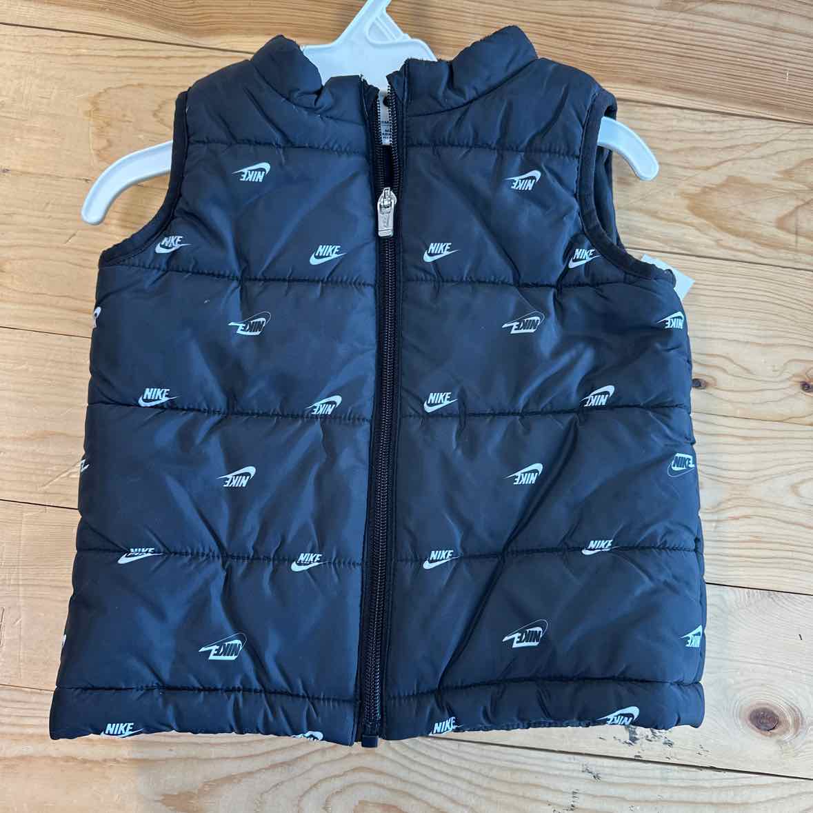 NIKE PUFFER VEST 18 MOS