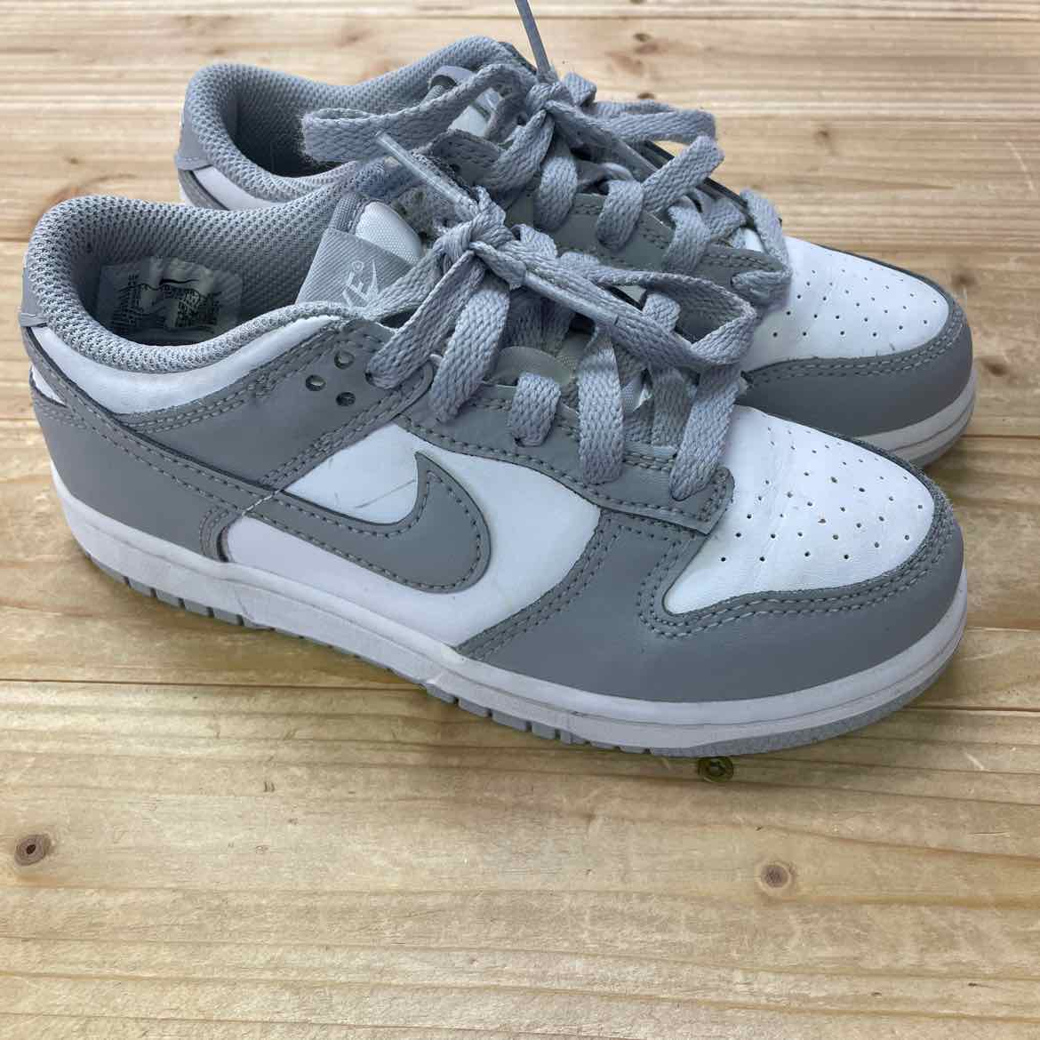 NIKE SHOES 1Y