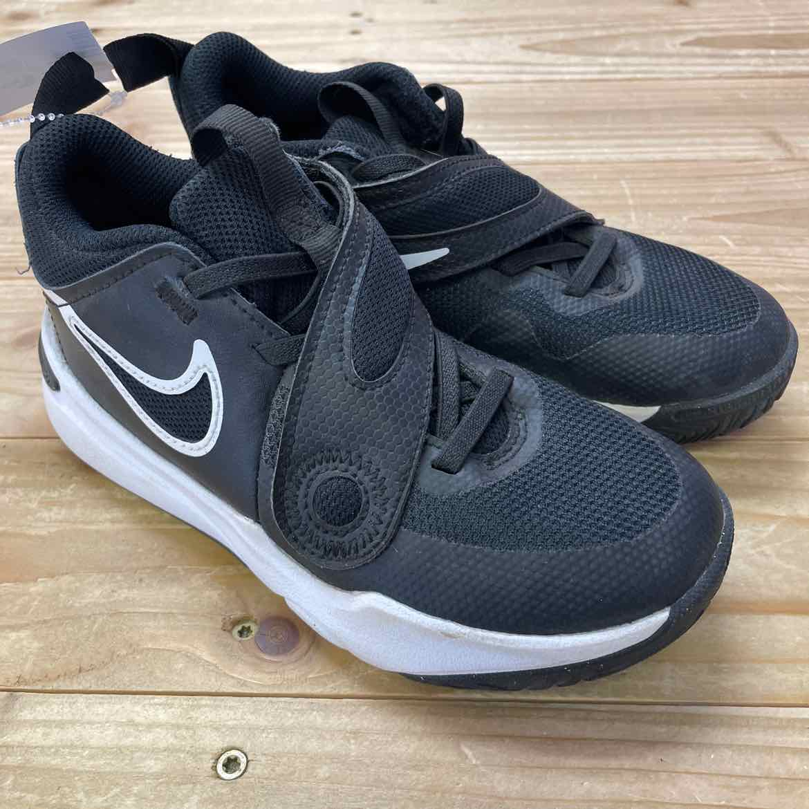NIKE SHOES 12.5