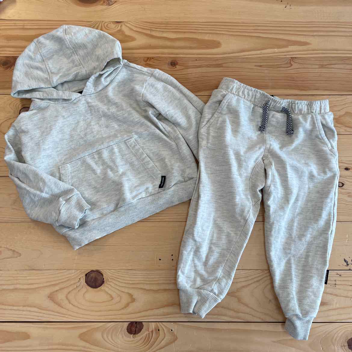 VOLCOM HOODIE/JOGGER SET 2T