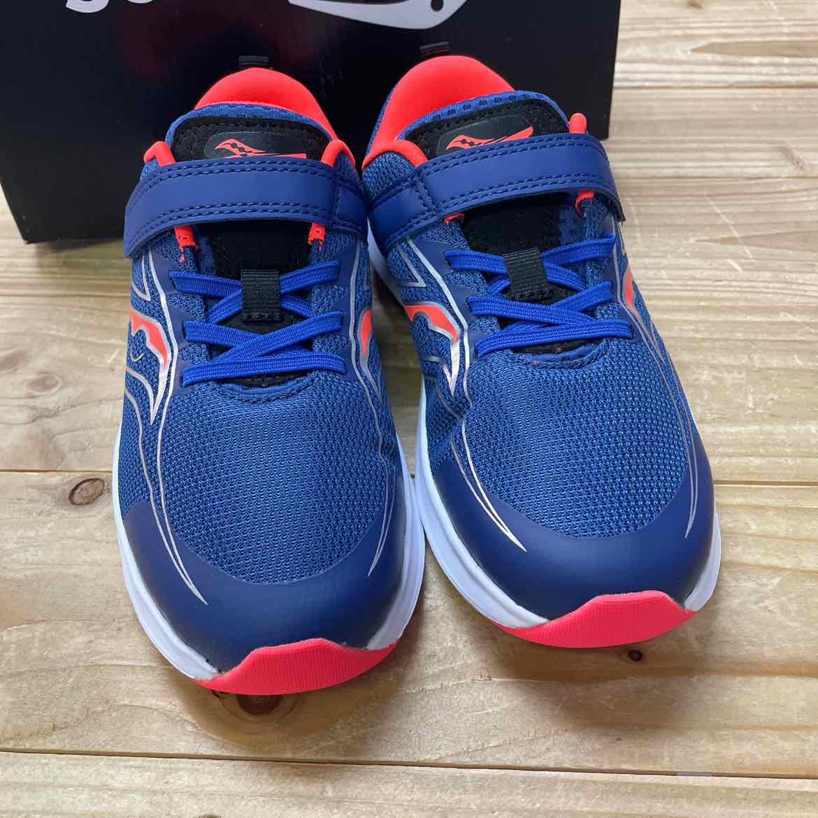 NEW! SAUCONY KINVARA SPHIRE SHOES 13.5