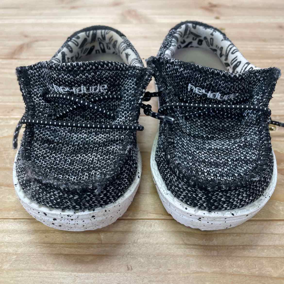 HEY DUDE BLACK/WHITE SHOES K5 INFANT