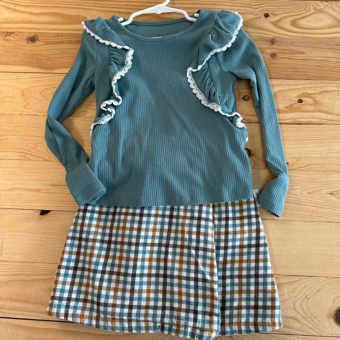 MAX STUDIO OUTFIT 5/6