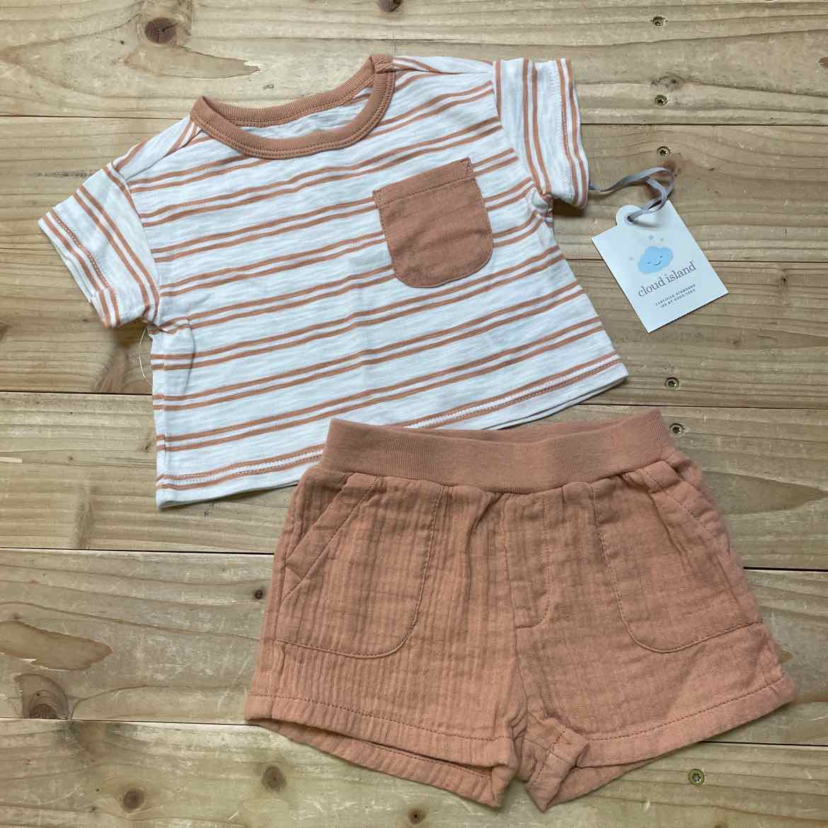 NEW! CLOUD ISLAND OUTFIT 0-3 MOS
