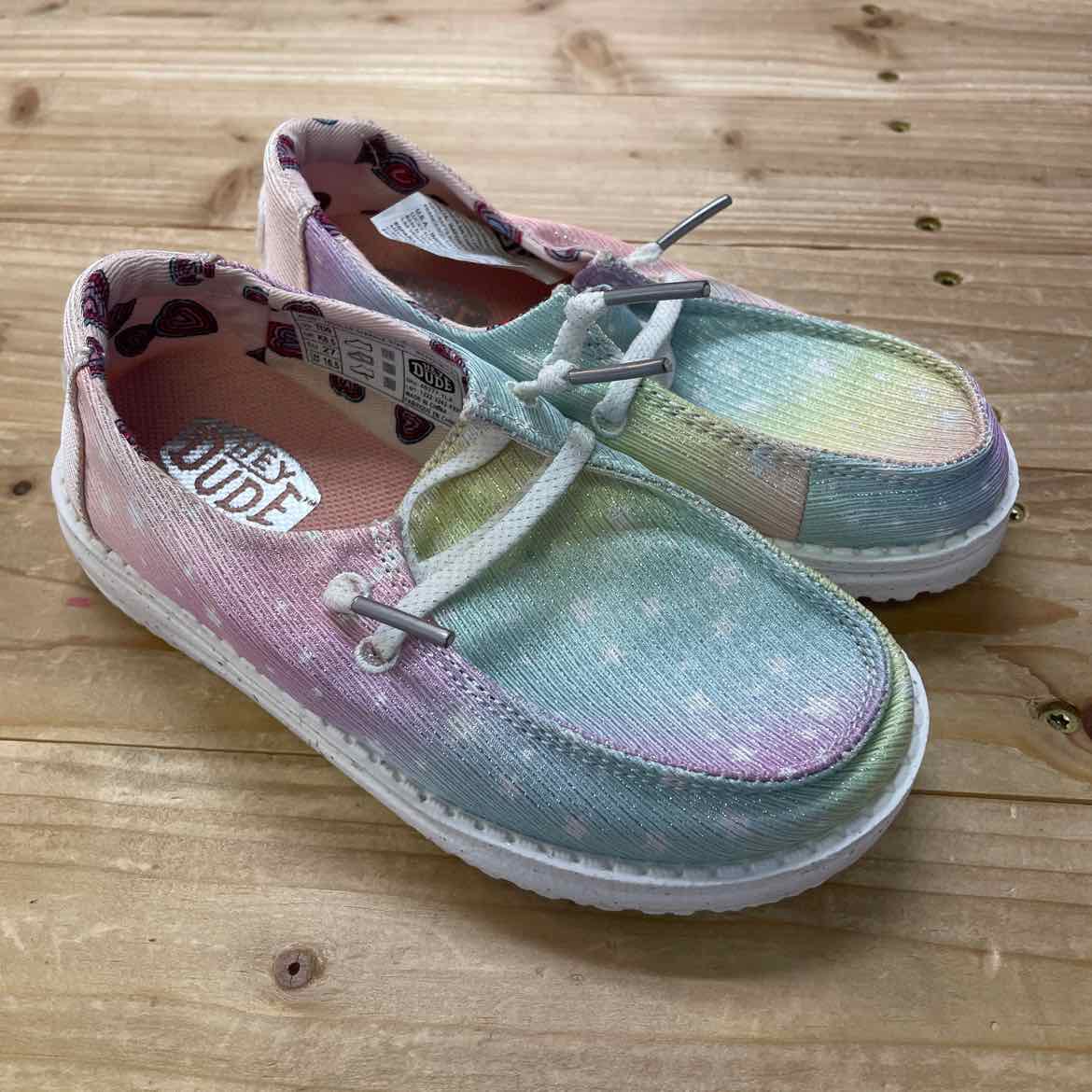 HEY DUDE SHOES TD9