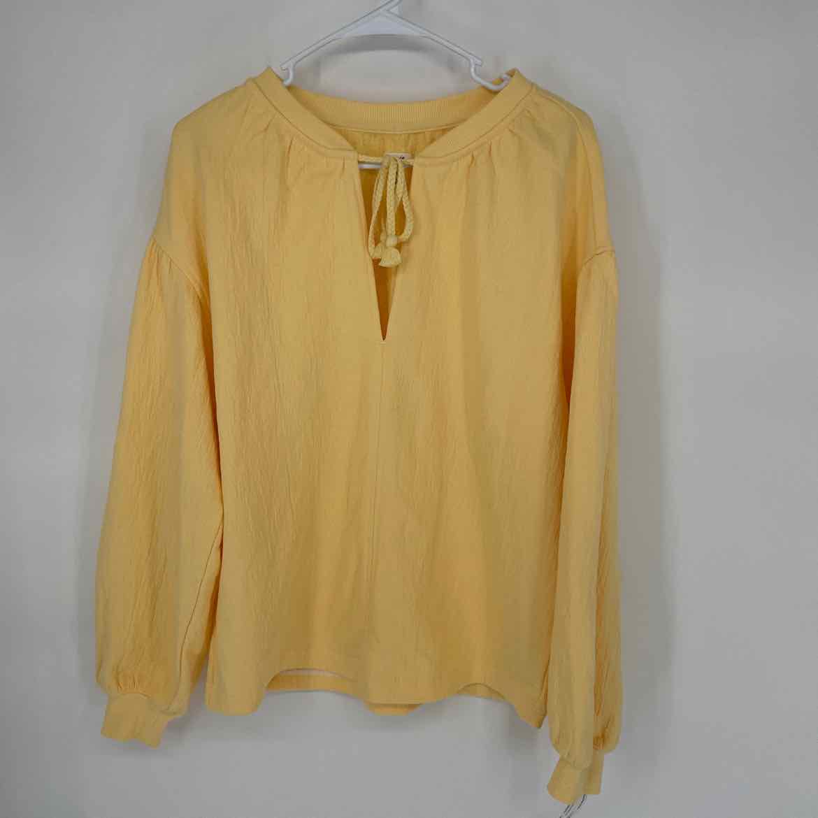 AERIE YELLOW PULLOVER XXS