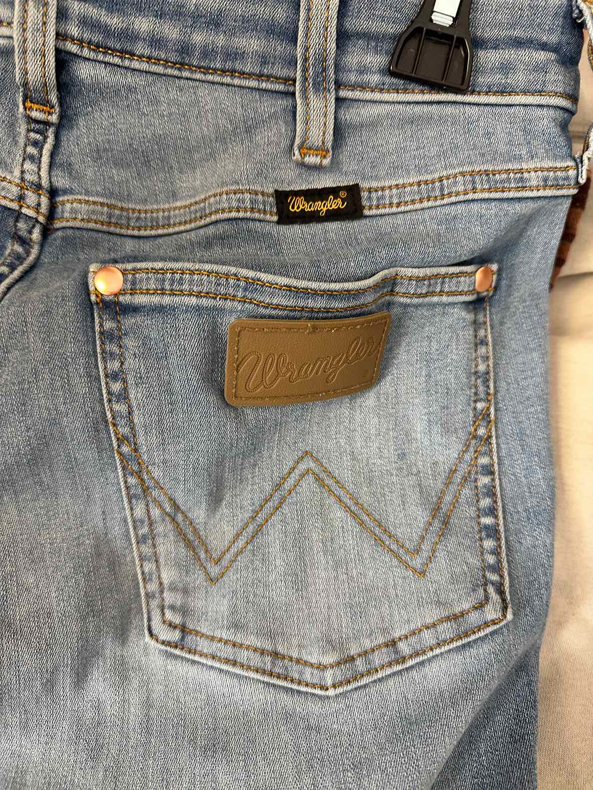 WRANGLER LAINEY WILSON JEANS 29
