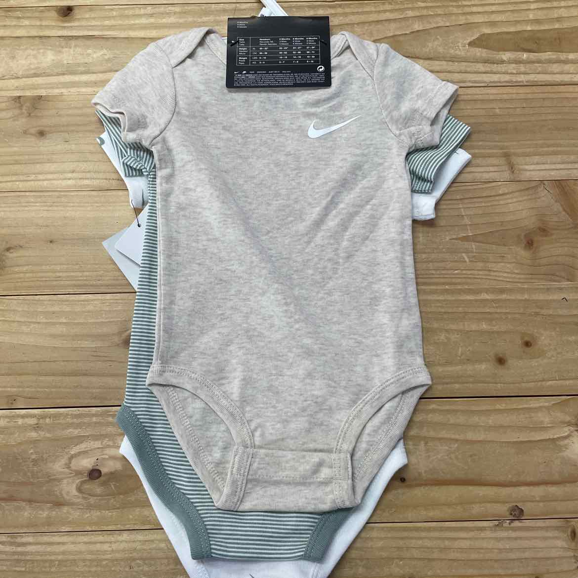 NEW! NIKE BODYSUIT SET 9 MOS