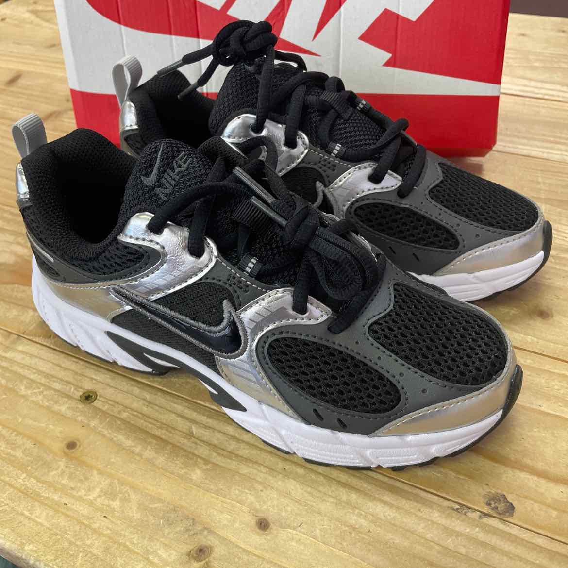 NEW! NIKE V5 RNR LACE YOUTH 3