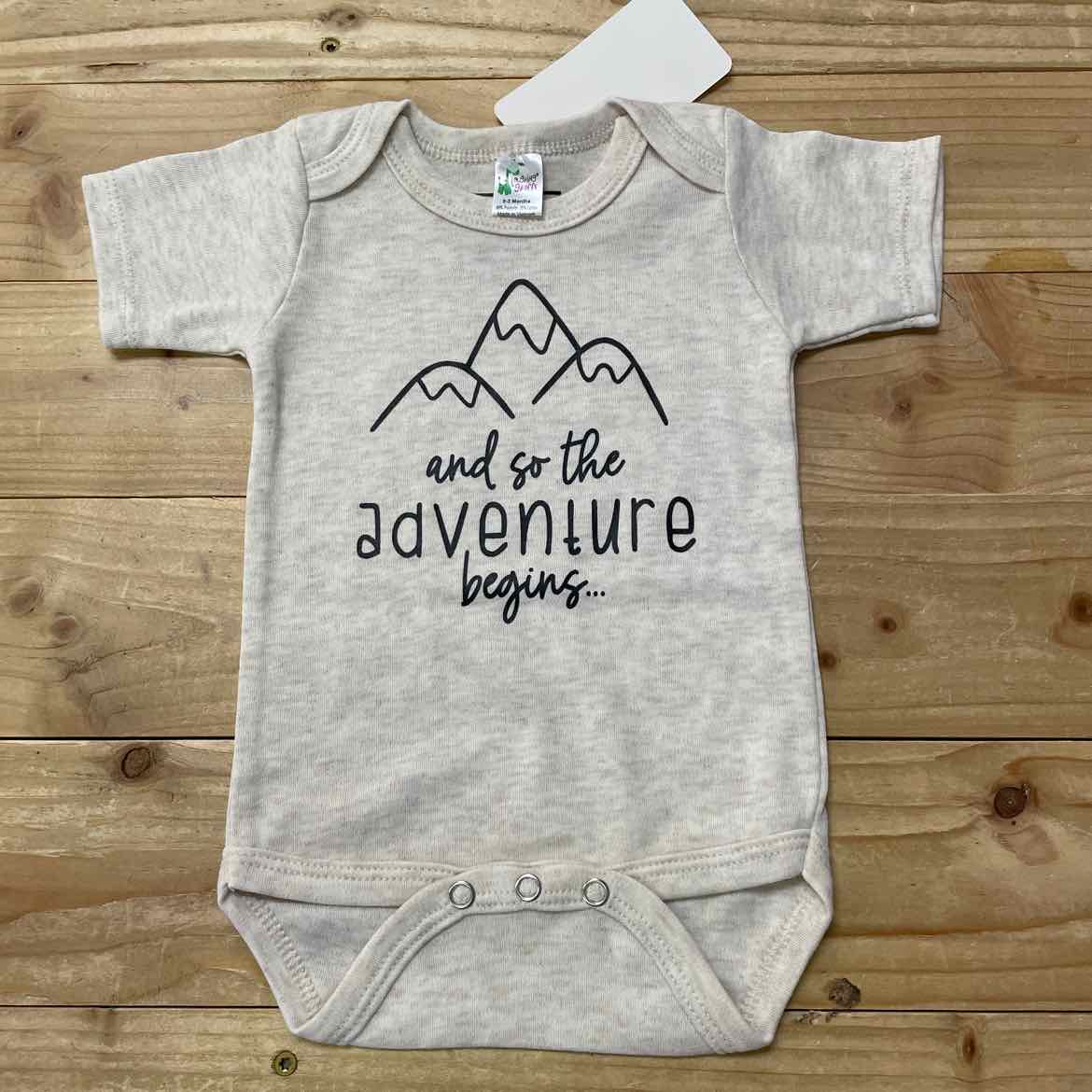 NEW! LAUGHING GIRAFFE ADVENTURE ONESIE 0-3 MOS