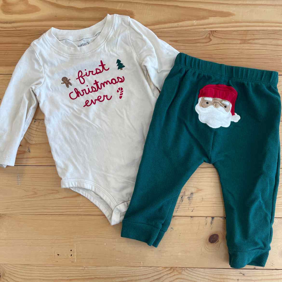 CARTERS CHRISTMAS OUTFIT 9 MOS