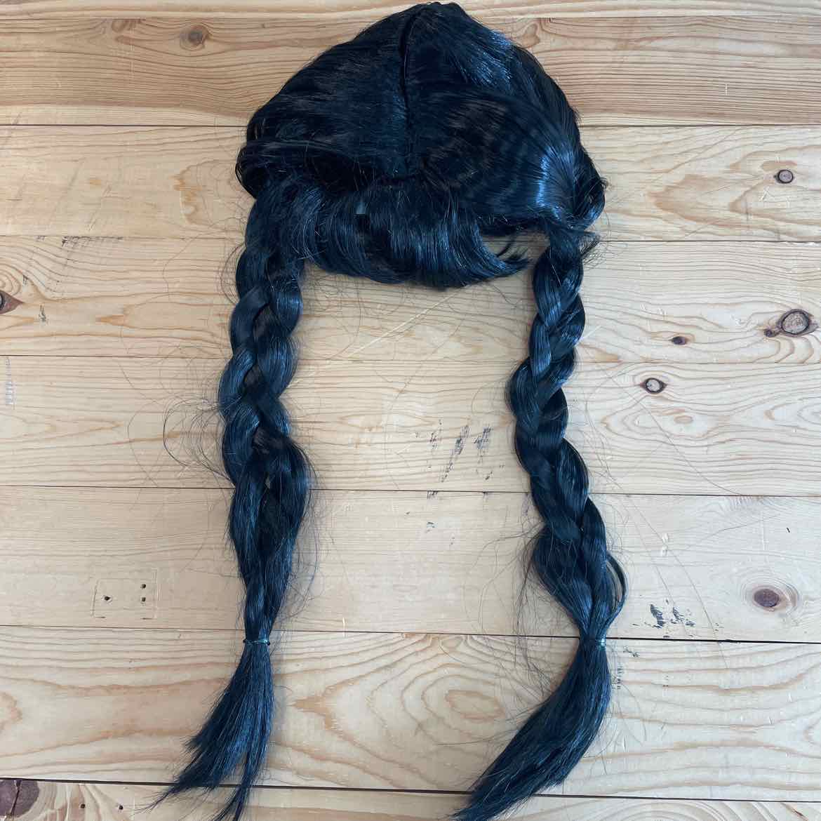 BLACK WIG