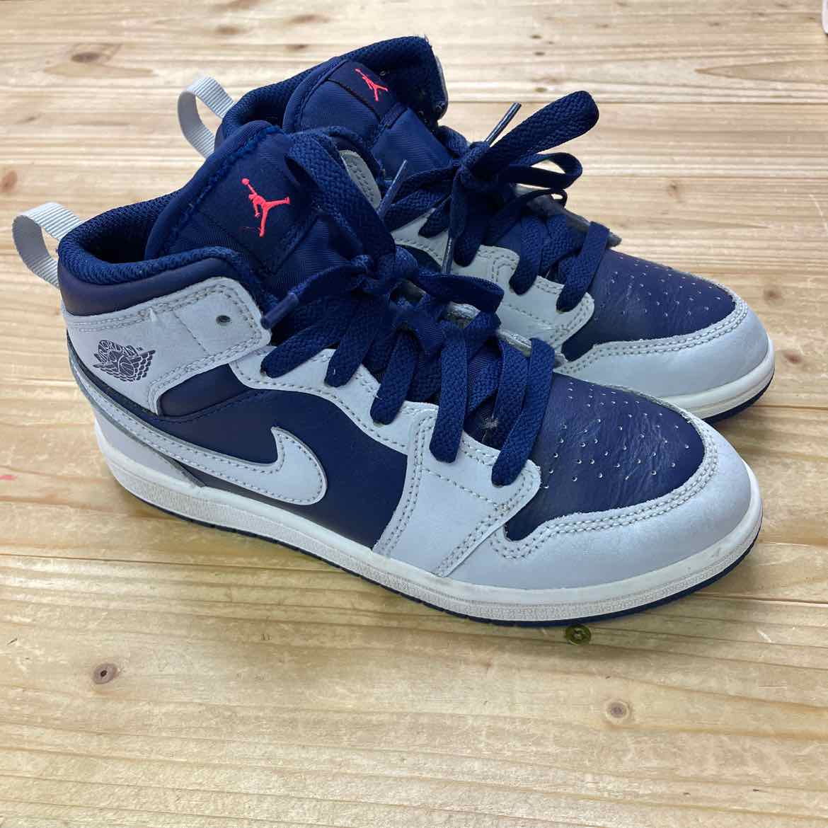 NIKE SHOES 2Y