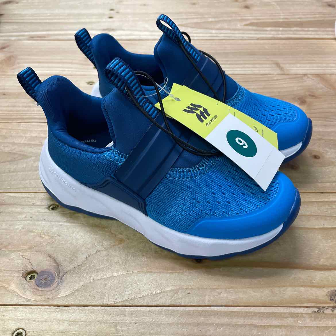 NEW! ALL IN MOTION  SHOES 9