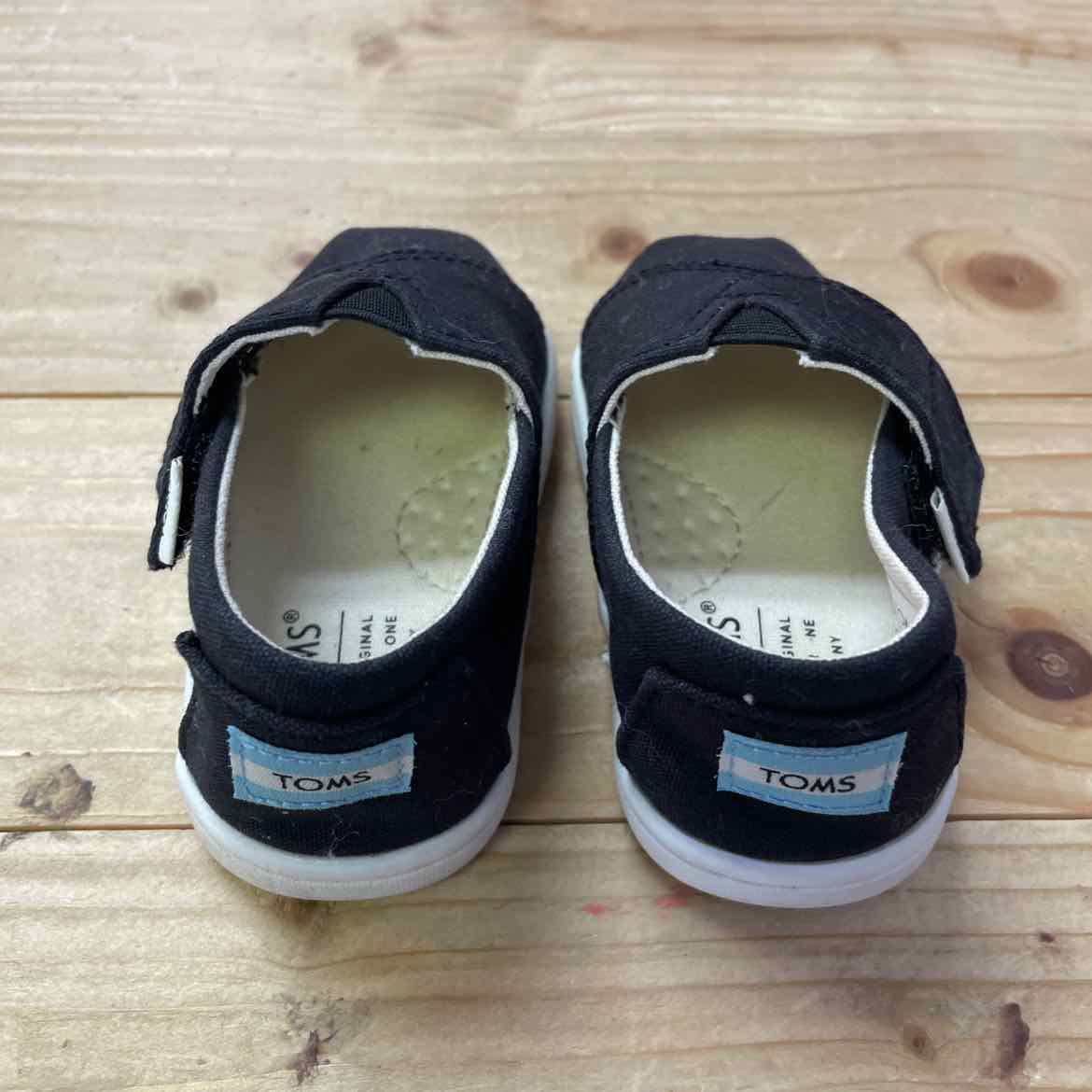 TOMS SHOES 4 INFANT