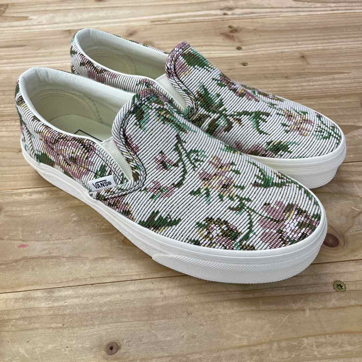 VANS SLIP ON SHOES 5.5