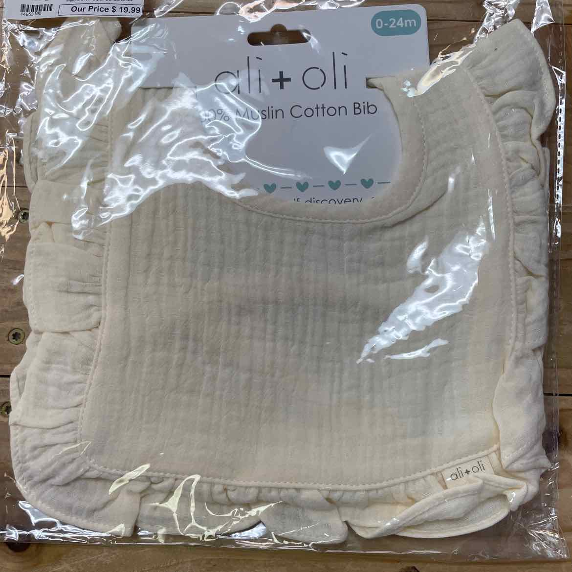 NEW! ALI + OLI MUSLIN BIB 0-24 MOS