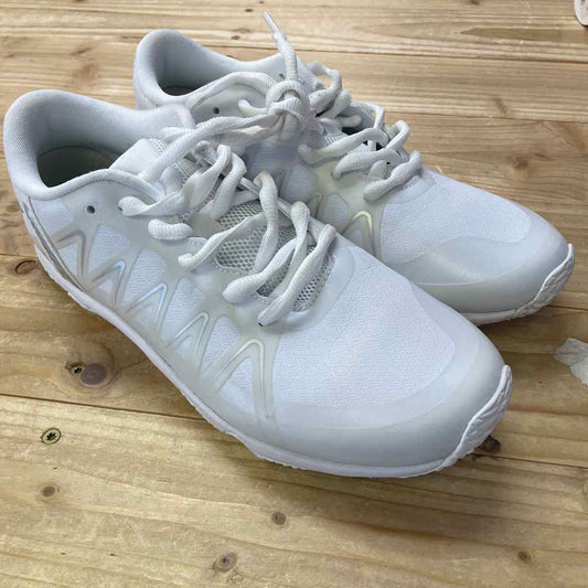 VARSITY CHEER SHOES 7.5