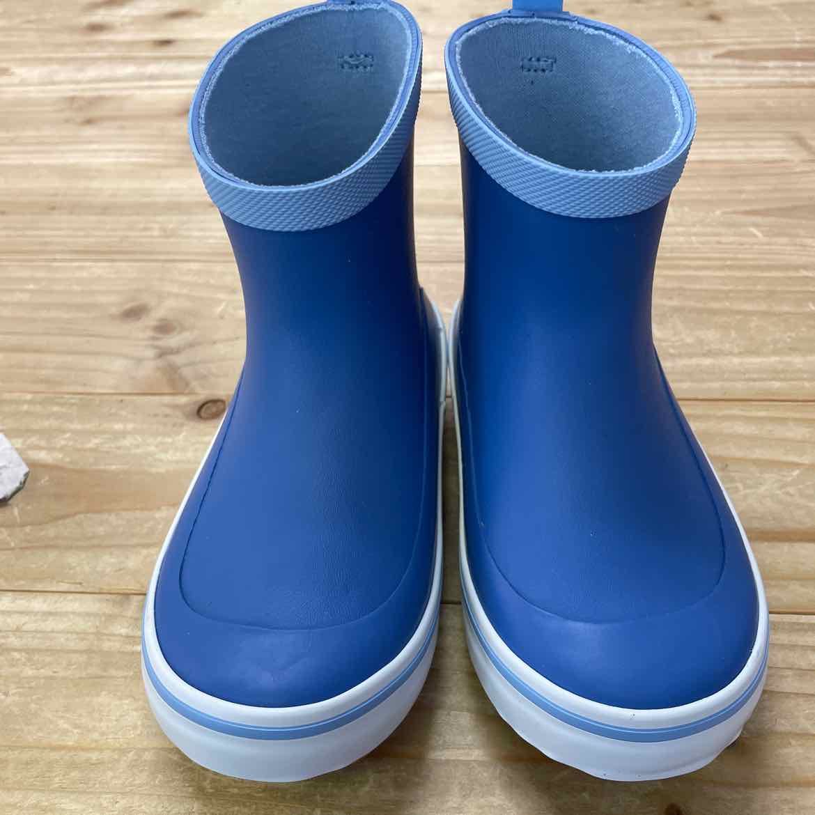 NEW! GRUNDENS BOOTS 11