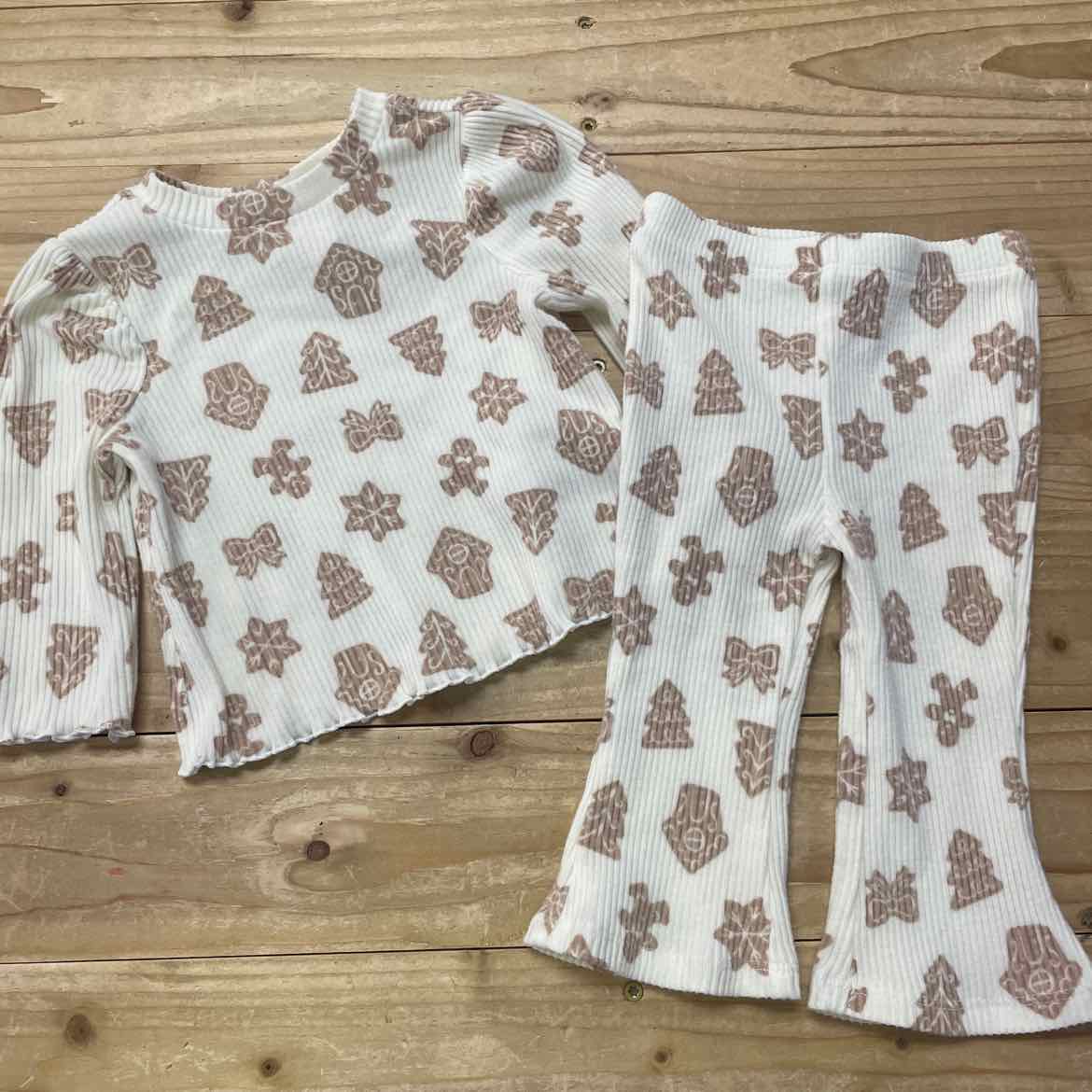 CAT & JACK GINGERBREAD PJS 3-6 MOS