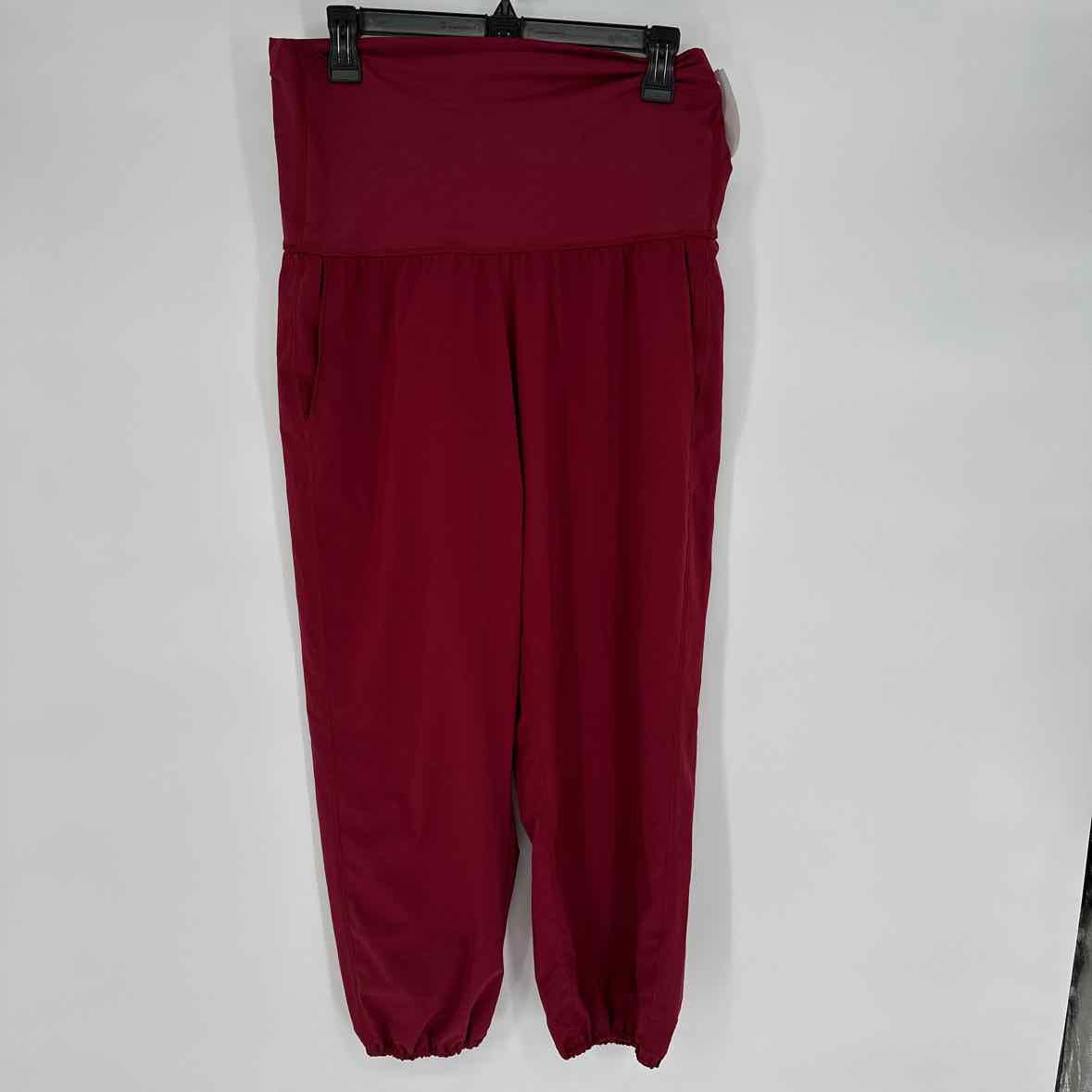 LULULEMON MAROON JOGGERS 10