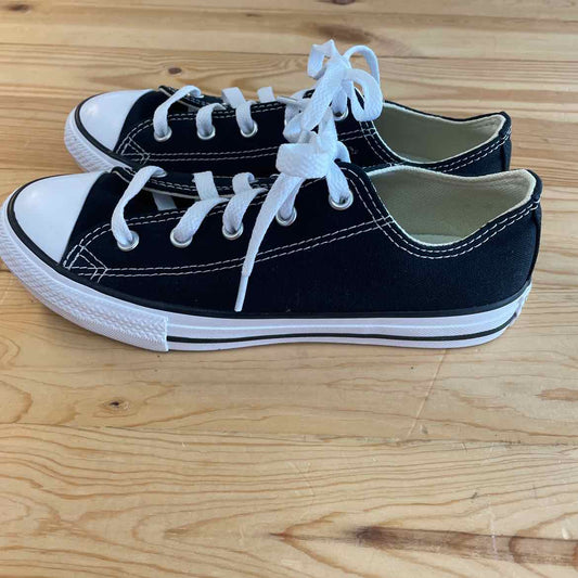 NEW! CONVERSE SHOES 3